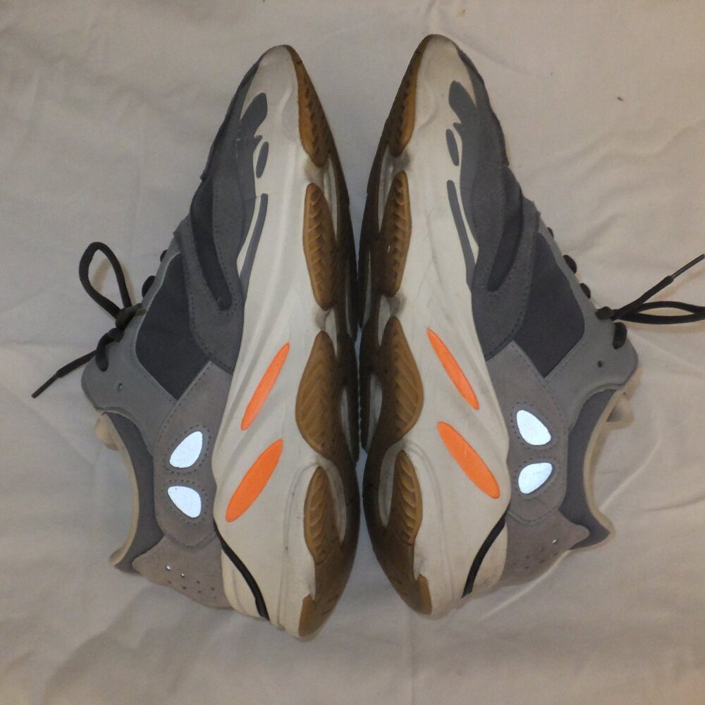 adidas Yeezy Boost 700 Magnet - size 11